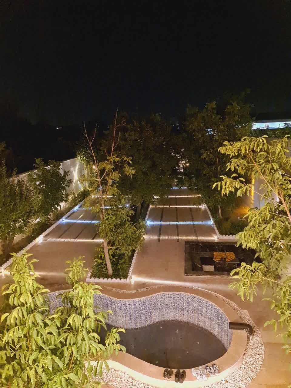 کلبه سویئسی دو خواب استخر چهار فصل