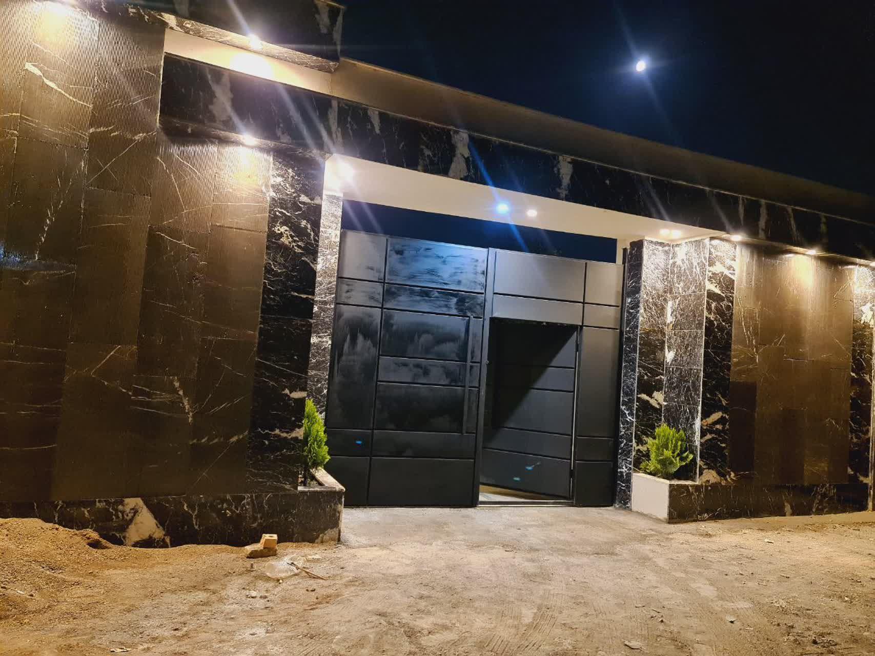 کلبه سویئسی دو خواب استخر چهار فصل