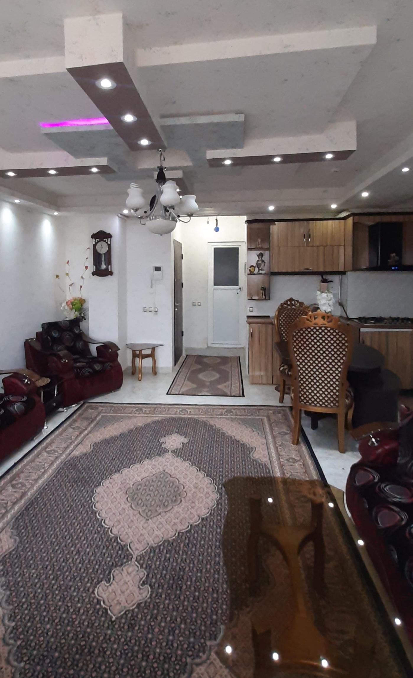 آپارتمان دو خوابه دلباز