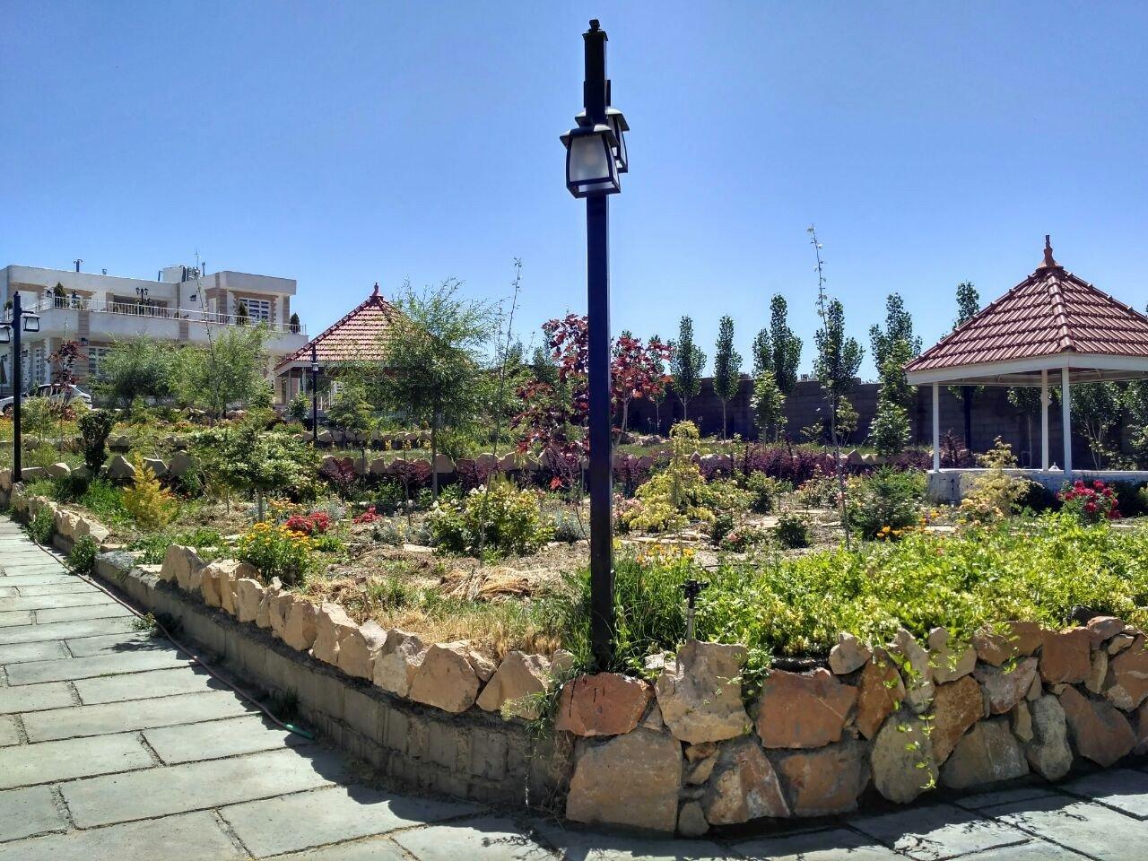 اجاره روزانه باغ شهری در شیراز