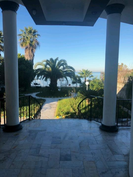 ویلا ساحلی استخر دار دربست  چالوس