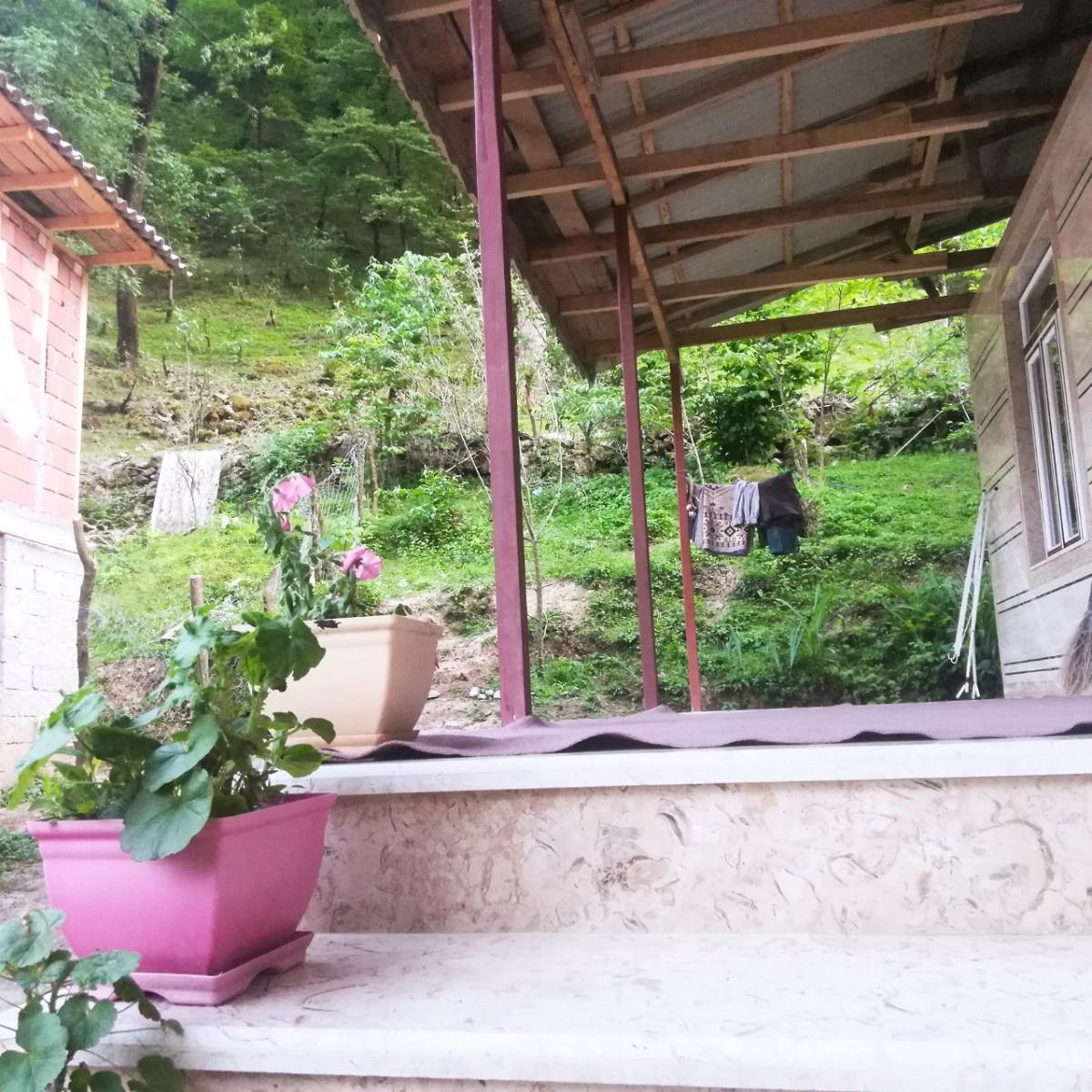 ویلا روی کوه و جنگل بر رودخانه اسالم