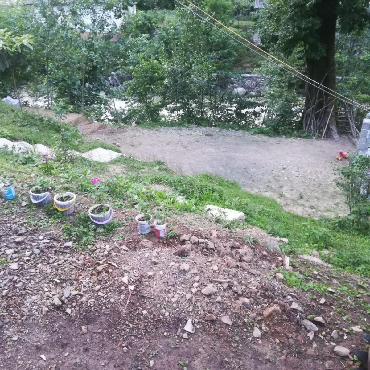 ویلا روی کوه و جنگل بر رودخانه اسالم