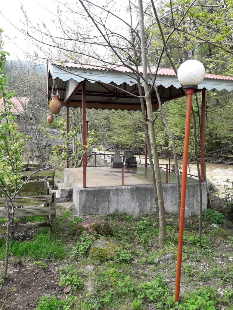 ویلا جنگلی دوبلکس با آلاچیق مسقف بر رودخانه اسالم