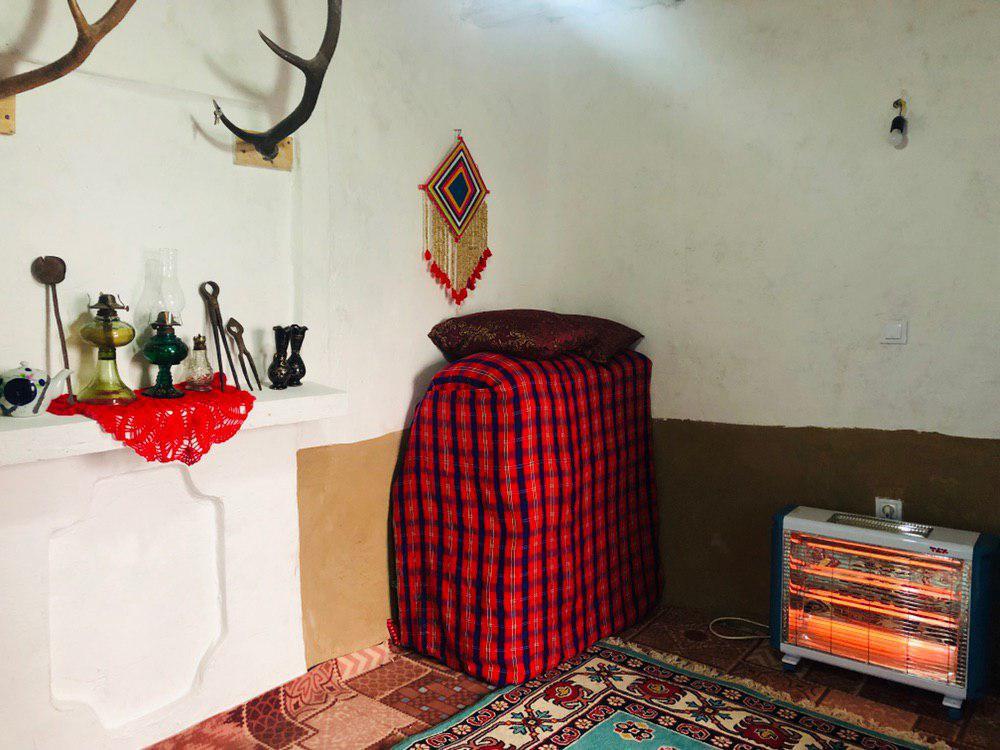 خانه روستایی سنتی در روستای فشکور