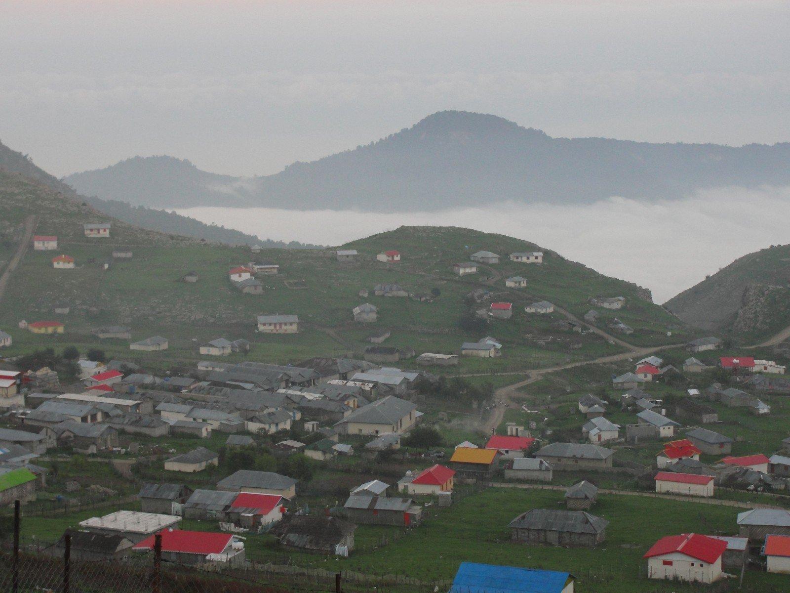 کلبه چوبی تالش درییلاق سوباتان چشم انداز زیبا