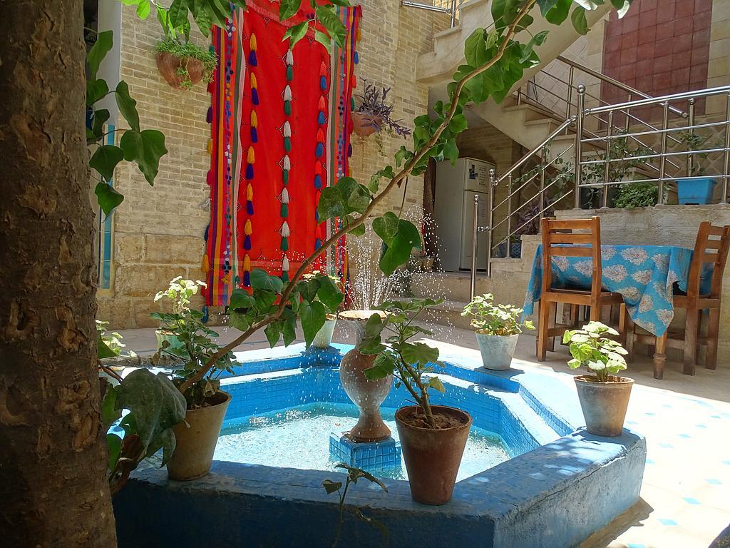 اجاره بوم گردی گلستان راز شیراز