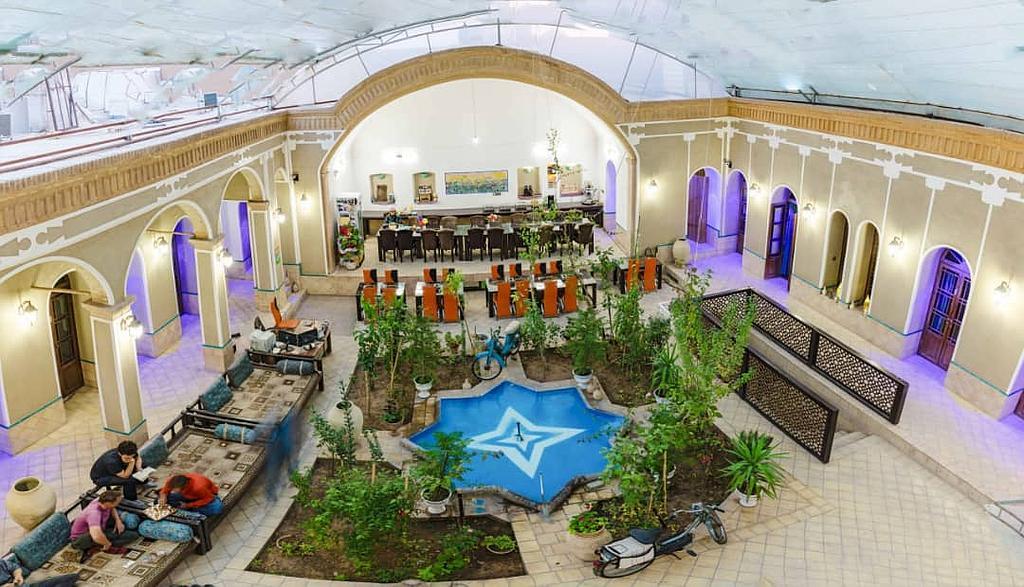 رزرو اقامتگاه سنتی دوستانه در یزد