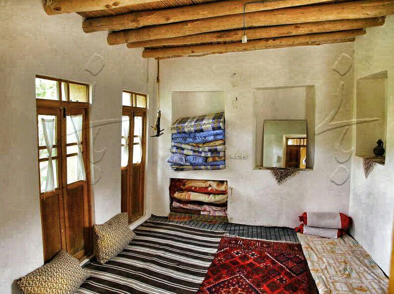 اقامتگاه بوم گردی آویلا در برزک کاشان