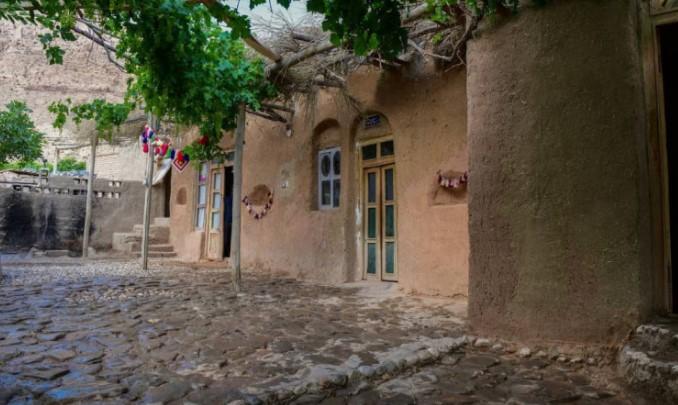 اجاره اقامتگاه بوم گردی دهمورد در آباده طشک