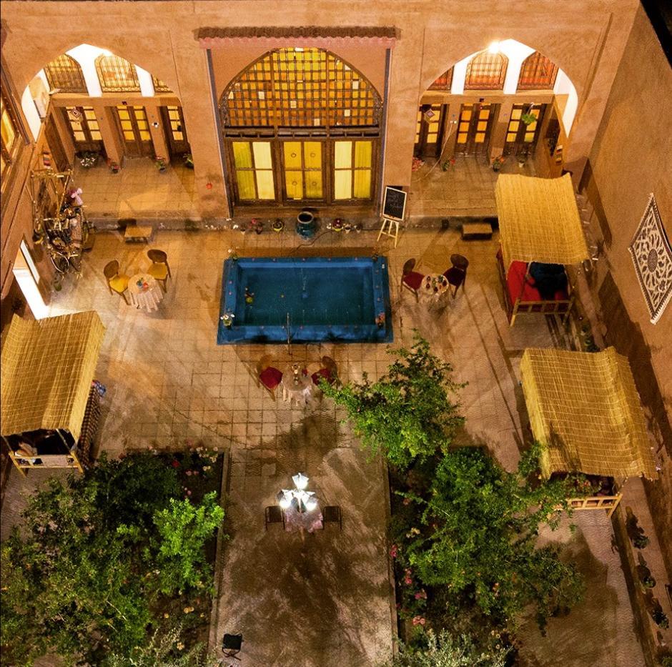 اجاره اقامتگاه بوم گردی نارگل اصفهان