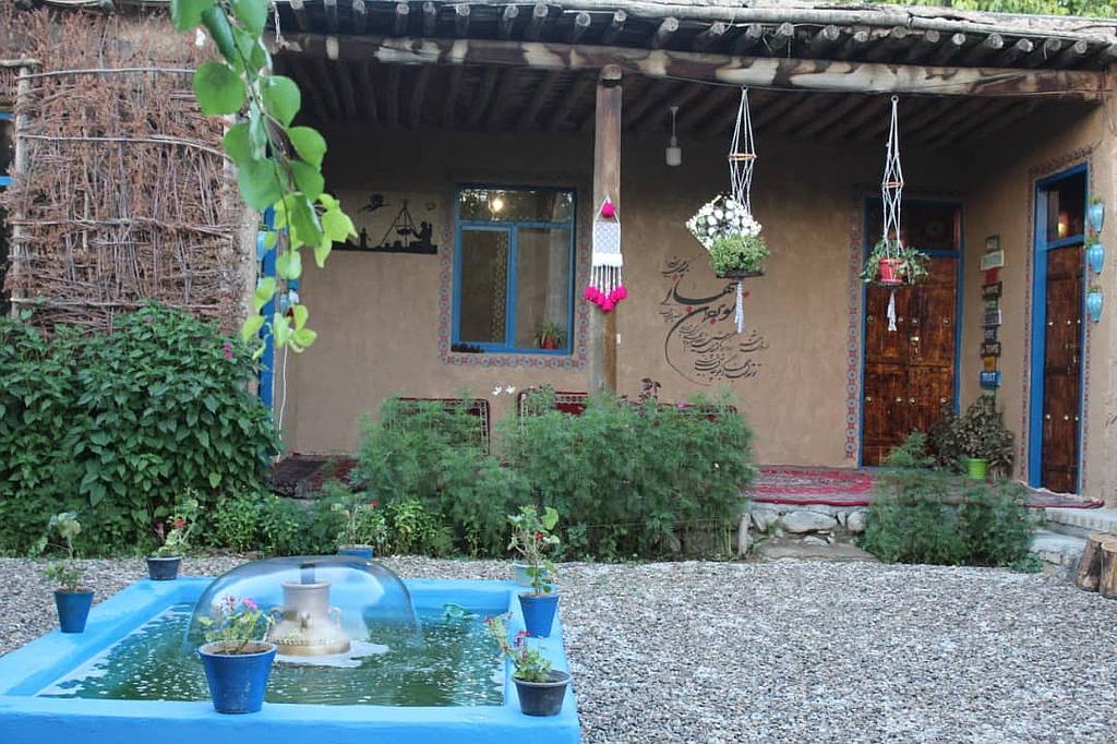 اجاره اقامتگاه بوم گردی هماتاج در سمیرم