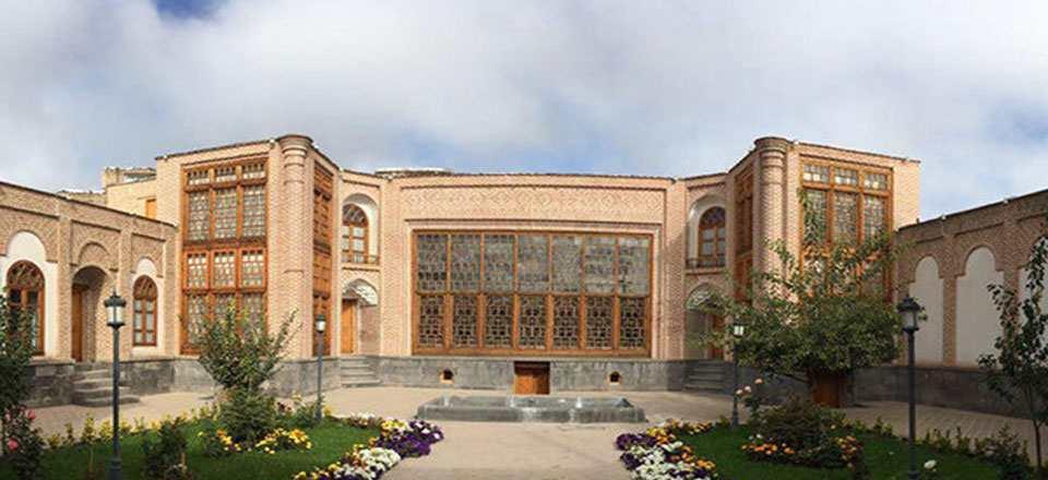 اجاره اقامتگاه بوم گردی خانه باغ شاکر در آران وبیدگل