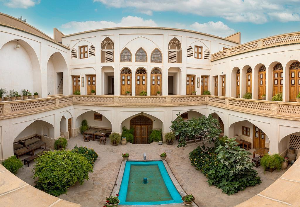 اقامتگاه سنتی خانه تاریخی احسان کاشان