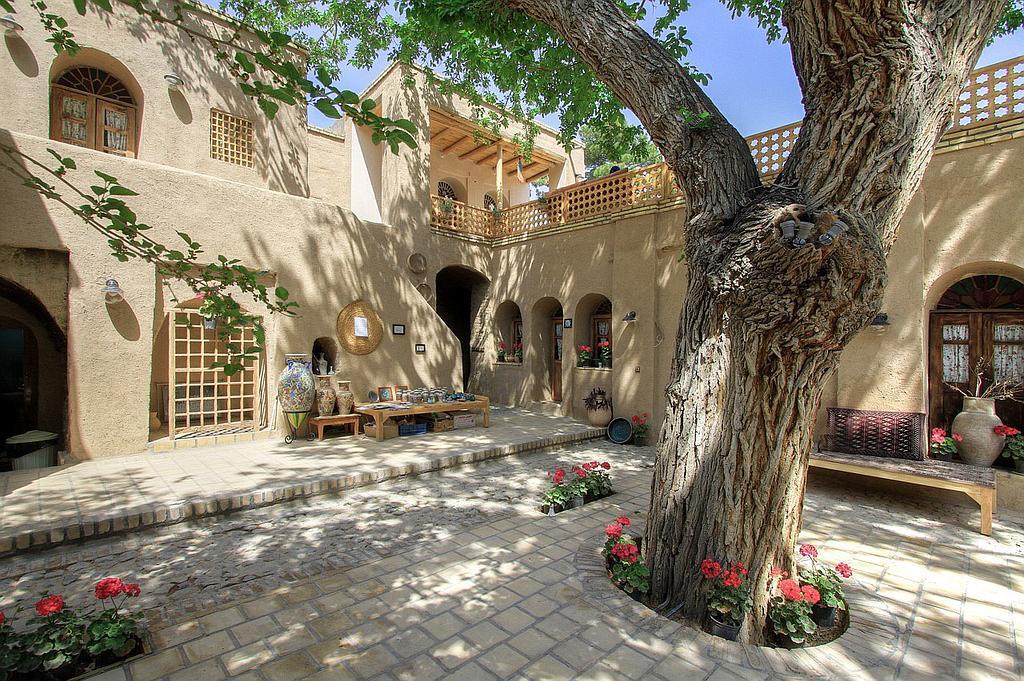 اقامتگاه بوم گردی توسلیان در نطنز