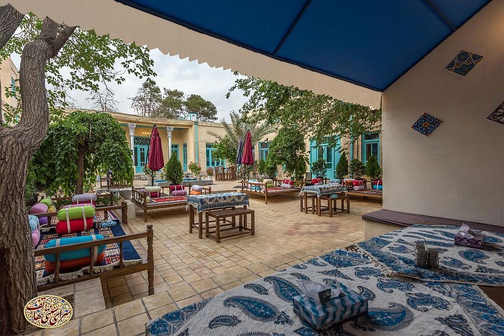 اقامتگاه بوم گردی سرای سنتی هاتف اصفهان