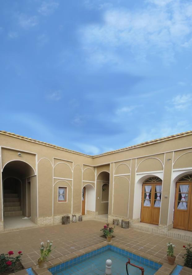 اجاره اقامتگاه بوم گردی خانم رباب در دهاقان