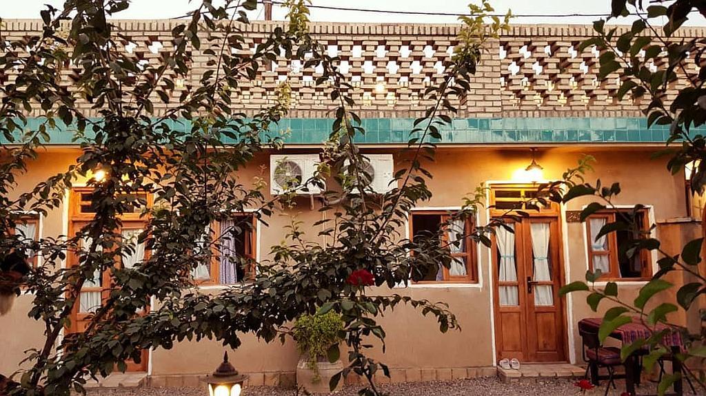 اجاره اقامتگاه بوم گردی سرای جواهر در نطنز