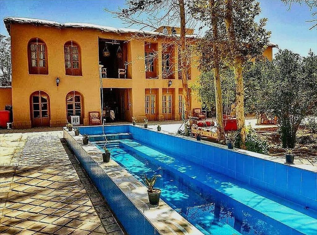 اقامتگاه بوم گردی نعیمی در استهبان