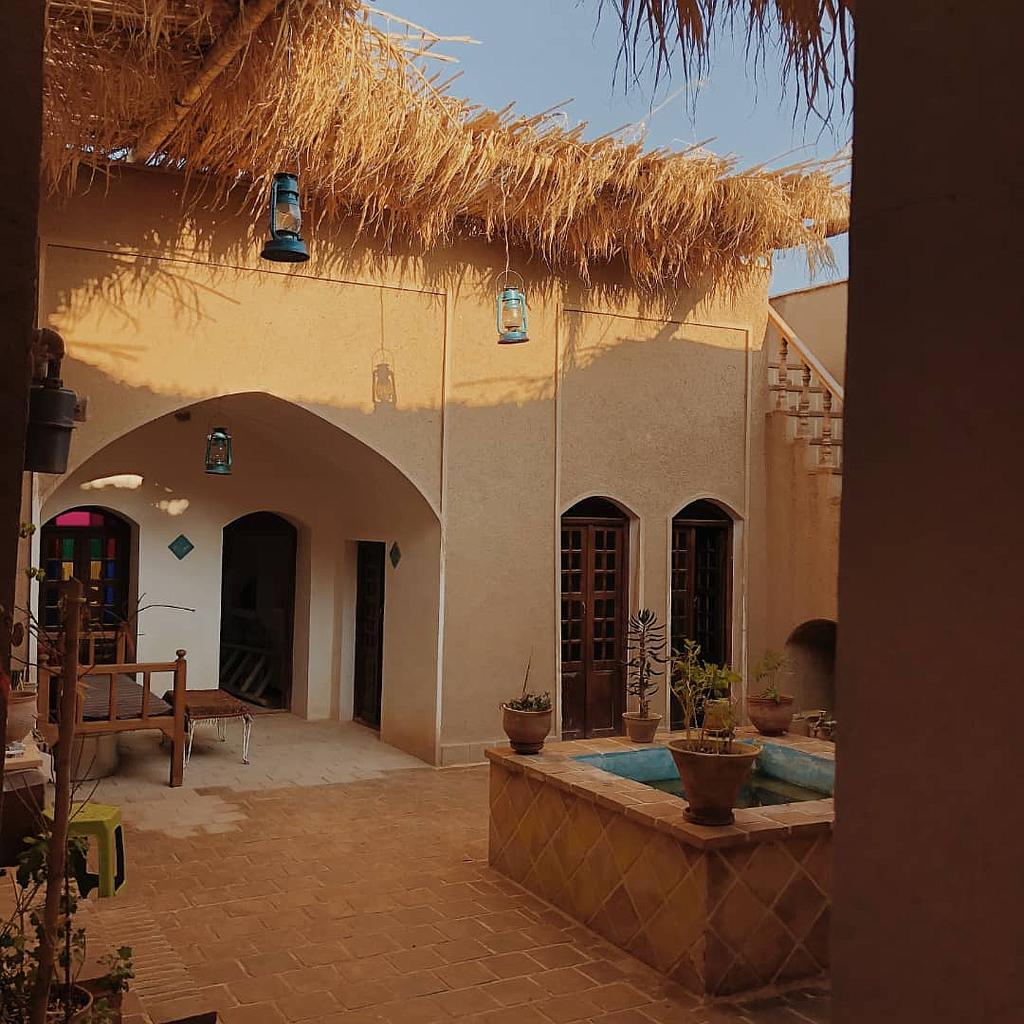 اجاره اقامتگاه بوم گردی رویای کویر در سرخه