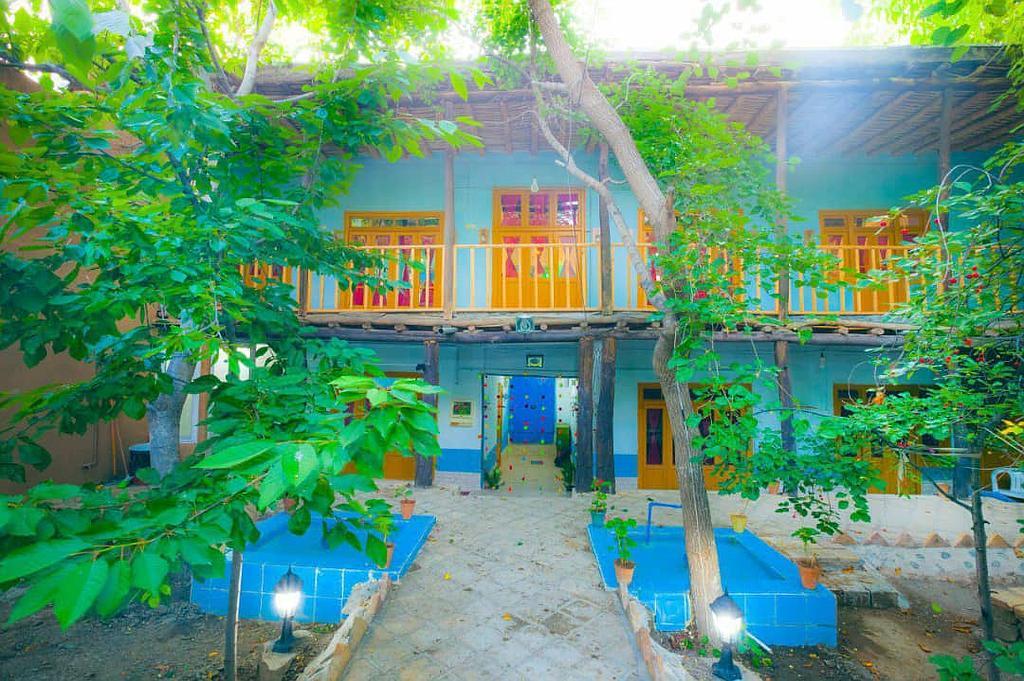 اجاره اقامتگاه بوم گردی چشمه سبز در گلمکان