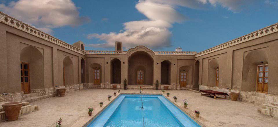 اقامتگاه بوم گردی هشت طاق در طبس