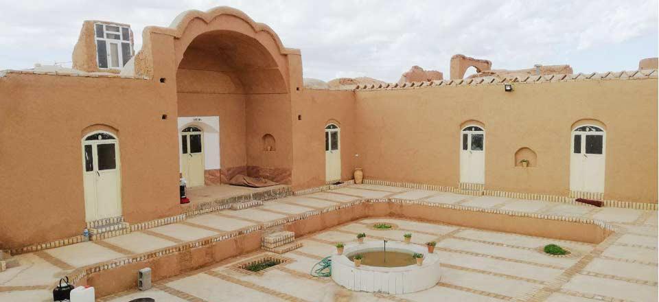 اجاره اقامتگاه بوم گردی نسترن طبس