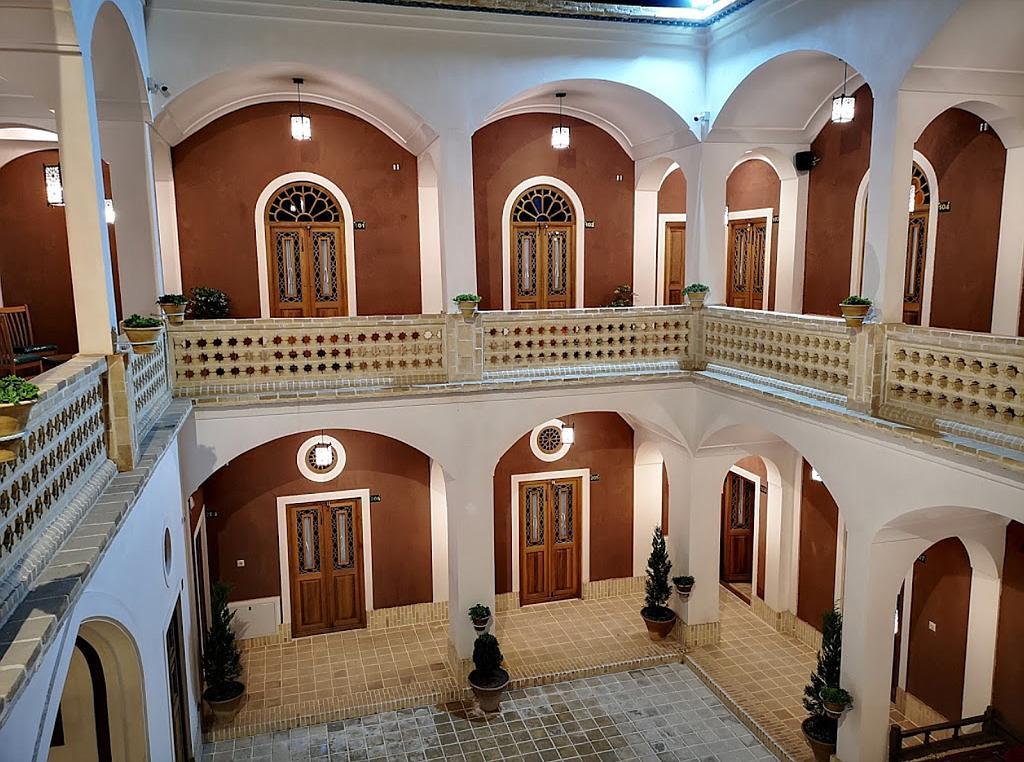 رزرو اقامتگاه سنتی سرای بابا افضل در کاشان