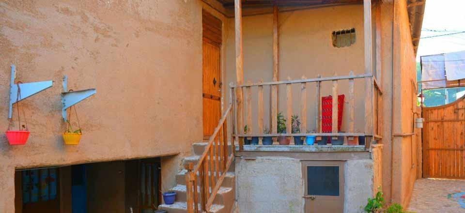 اقامتگاه بوم گردی آبشاران لوه در گالیکش