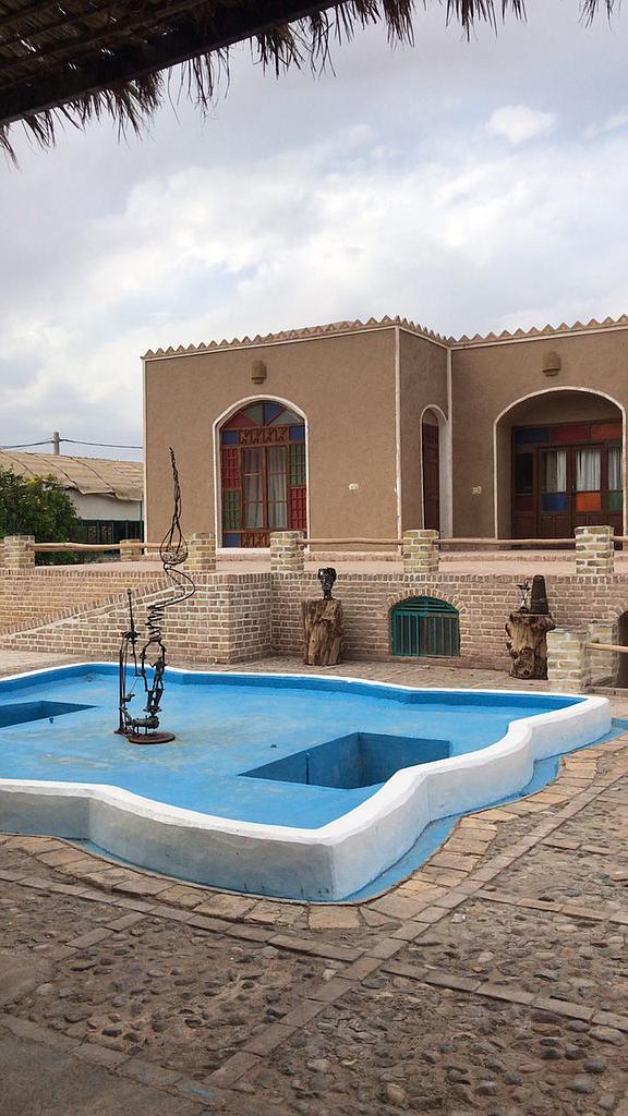 اجاره اقامتگاه بوم گردی سرای بادگیر شهداد