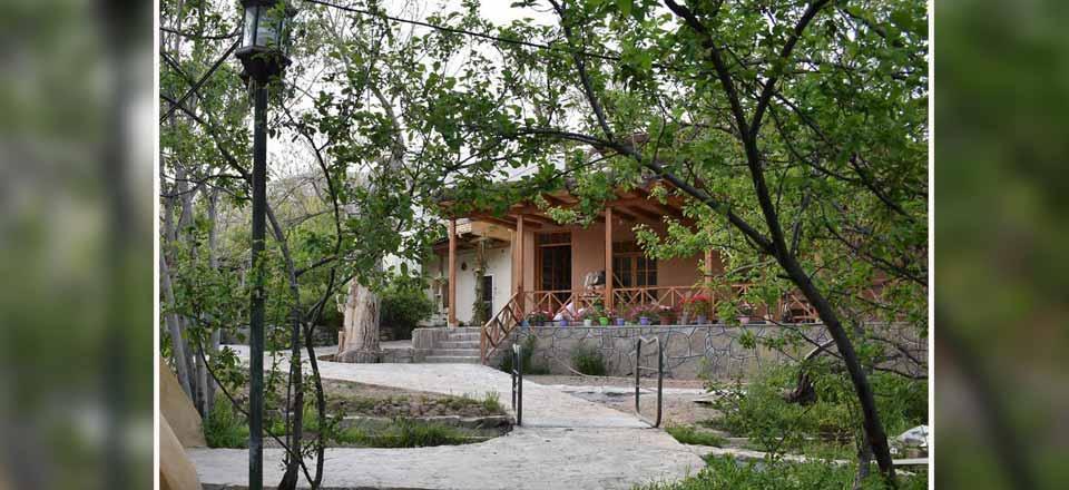 اقامتگاه بوم گردی باغ پایین شهمیرزاد