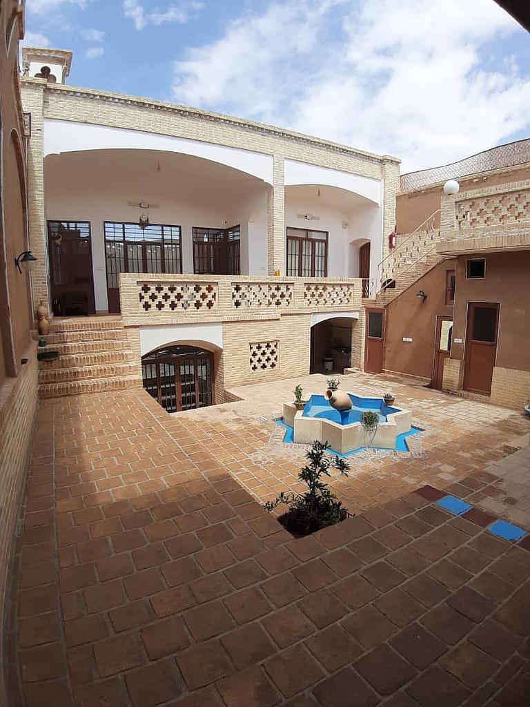 اجاره اقامتگاه بوم گردی خانم تاج در کاشان