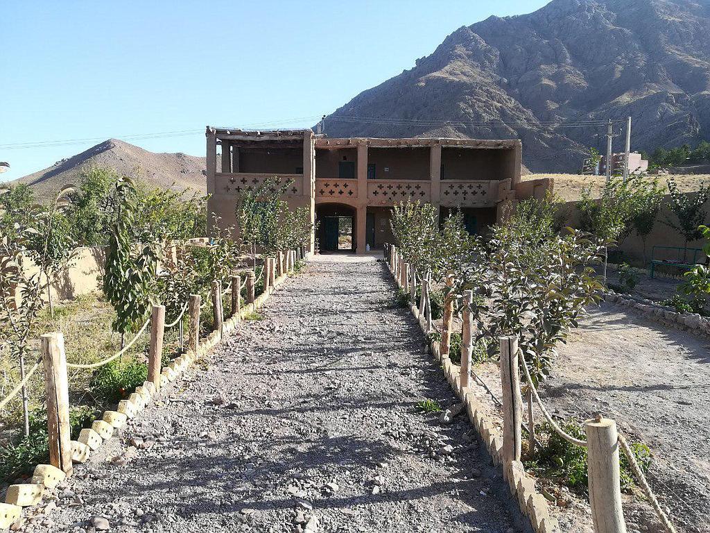 اجاره اقامتگاه بوم گردی بابا اکبر در باخرز