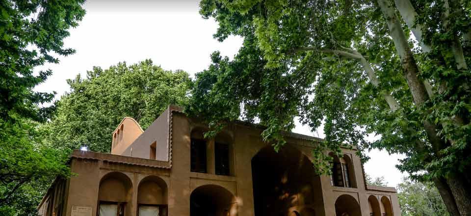 اقامتگاه سنتی باغ پهلوان پور در مهریز