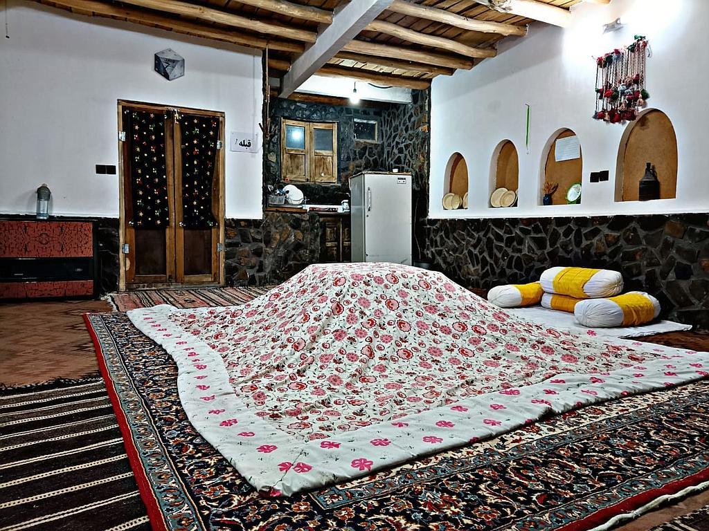 بومگردی آرامش شهر برزک - بهار نارنج