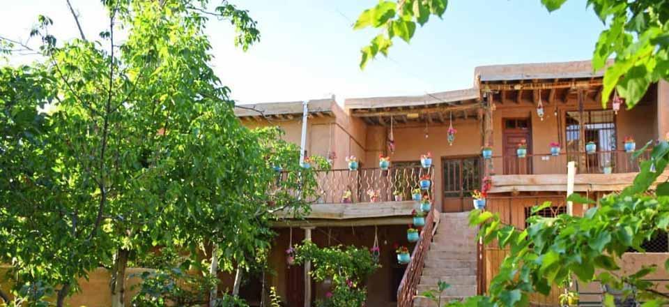 اقامتگاه بوم گردی باران در اسفراین