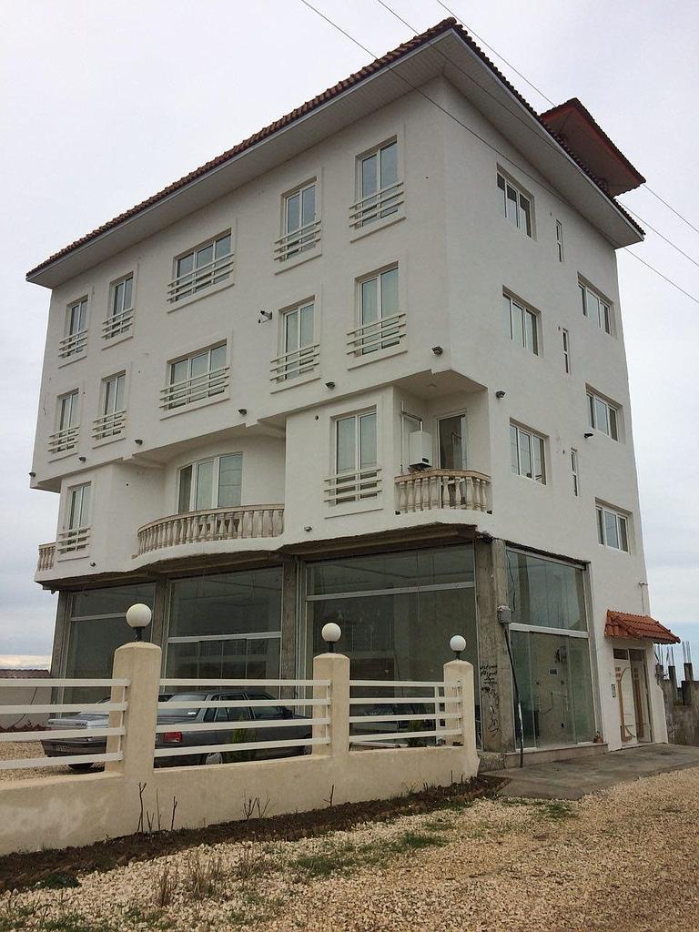 اجاره روزانه ویلا در فرح آباد ساری