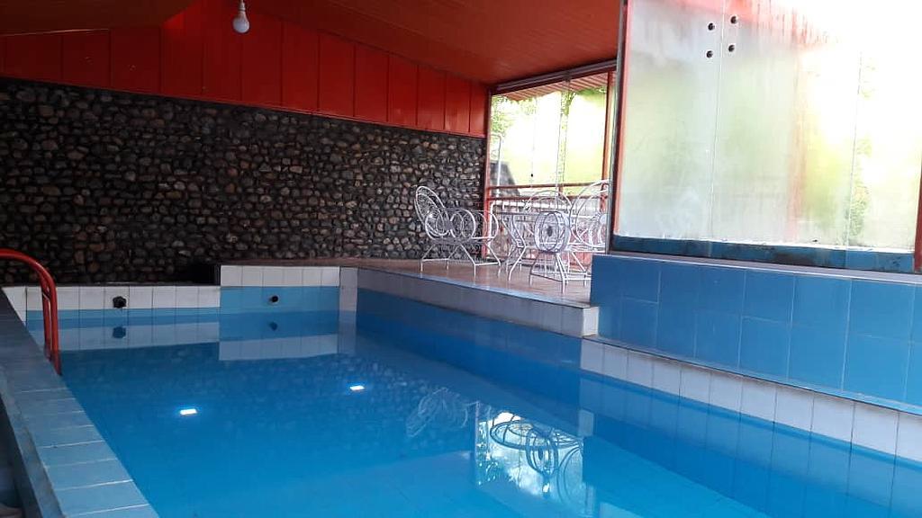 ویلا باغ بهادران با استخر سرپوشیده