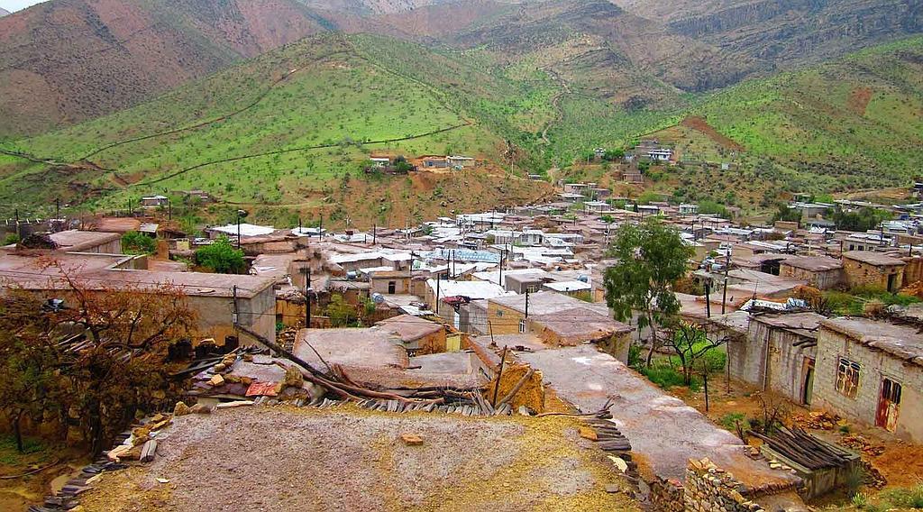 اقامتگاه بوم گردی لایزنگان در داراب