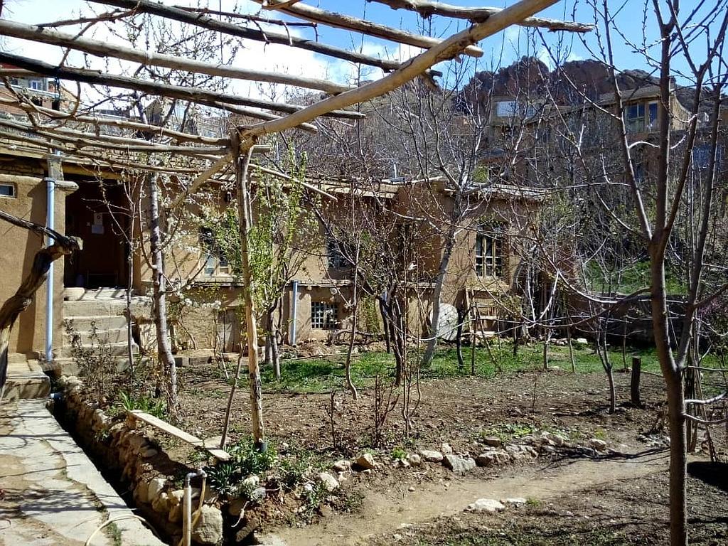 اقامتگاه بوم گردی رویین دژ در اسفراین