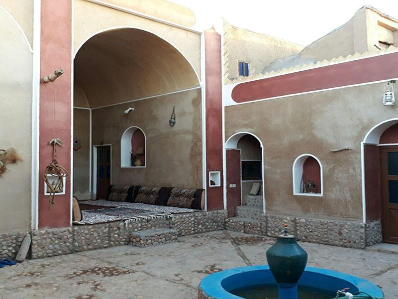 اقامتگاه بوم گردی میرزا بیگ در خور و بیابانک