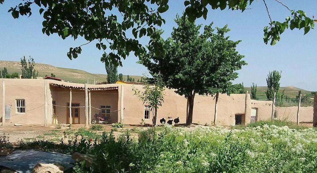 اقامتگاه بوم گردی آنا آتا سراسی در خدابنده