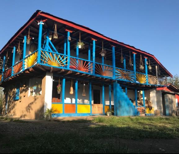 اقامتگاه بوم گردی الا تی تی در شفت