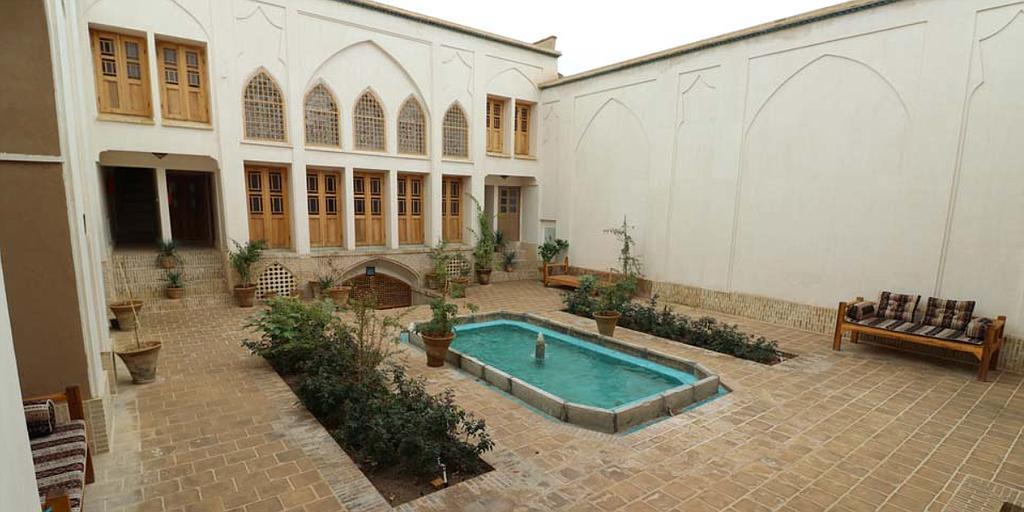 اجاره اقامتگاه سرای دیبا در کاشان