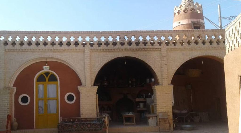 بوم گردی جوسوری آسیاب شتر در ورزنه