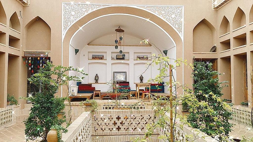 اجاره اقامتگاه سنتی یزدان گرد یزد