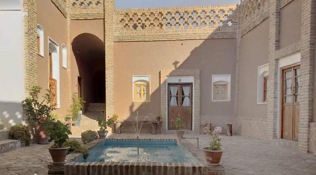 بوم گردی سرای نیاکان در بیرجند