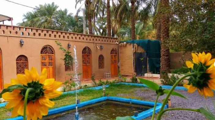 اقامتگاه بوم گردی نخل و نارنج در بم