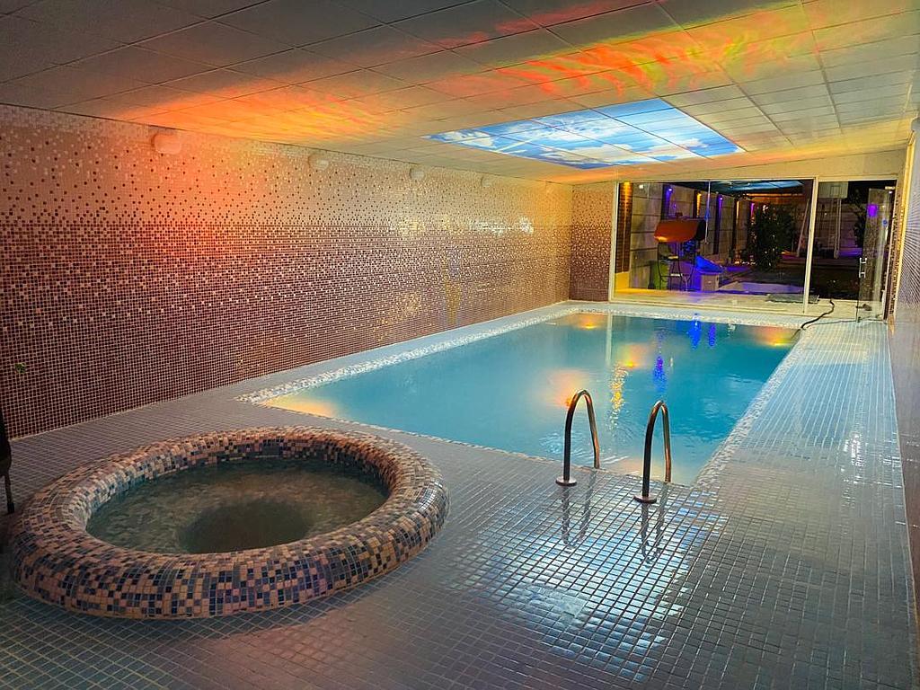 ویلا باغ لوکس با استخر سرپوشیده در بلوار کوهسار