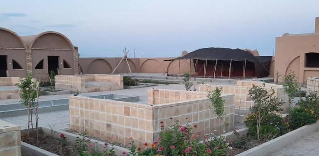 اقامتگاه کهن سرای کهیان گرمسار